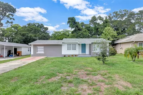 4 Belle Meade Cir, Largo, FL 33770