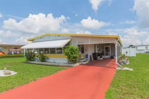 35121 Ada Ave, Zephyrhills, FL 33541