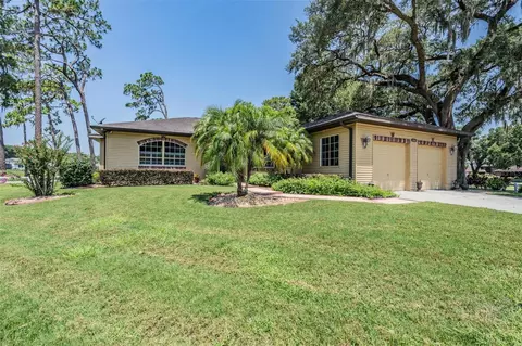 6461 Brentwood Dr, Zephyrhills, FL 33542