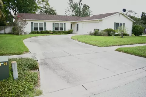 13223 Moran Dr, Tampa, FL 33618