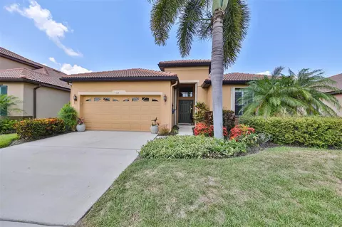 112 Silver Falls Dr, Apollo Beach, FL 33572