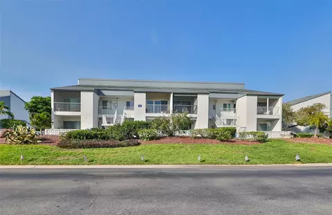 14800 Walsingham Rd #614, Largo, FL 33774