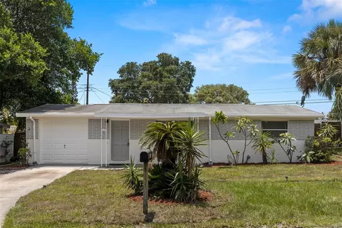 2031 Holiday Dr, Holiday, FL 34691