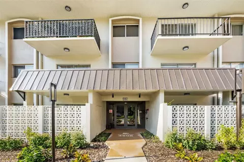 4606 W Gray St #302, Tampa, FL 33609