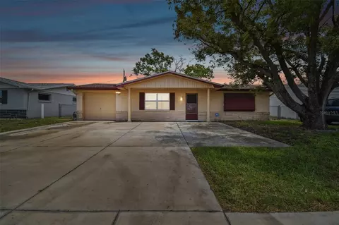 3426 Bedford St, Holiday, FL 34690