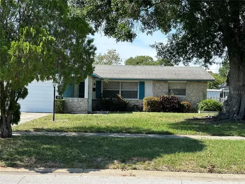 8641 Lantana Dr, Seminole, FL 33777