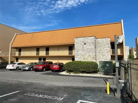 5820 N Church Ave #202, Tampa, FL 33614
