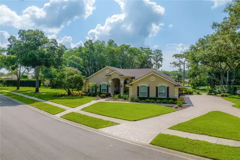 3933 Presidential Dr, Palm Harbor, FL 34685