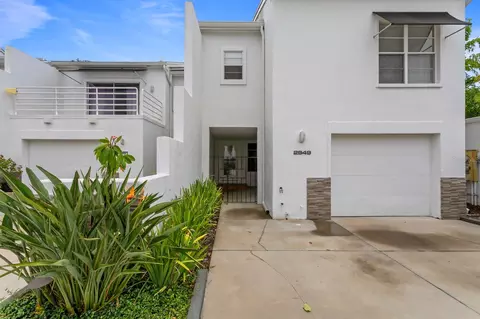 2949 W Knights Ave, Tampa, FL 33611