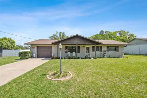 37137 Rutledge Dr, Zephyrhills, FL 33541