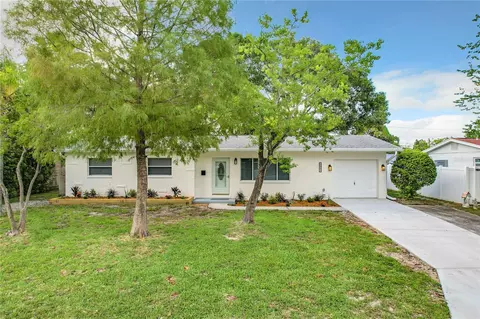 6957 George M Lynch Dr N, Saint Petersburg, FL 33702