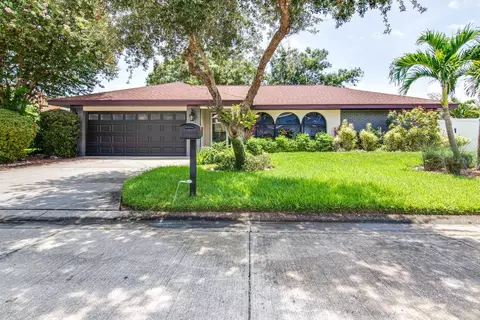 1950 Glen Lakes Cir N, Saint Petersburg, FL 33702