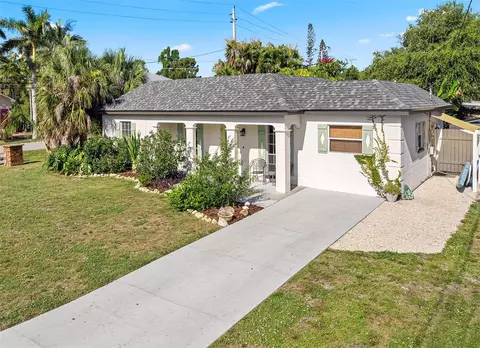 416 Tracy Cir, Nokomis, FL 34275