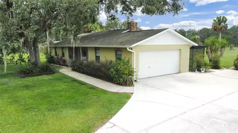 8419 Edison Rd, Lithia, FL 33547