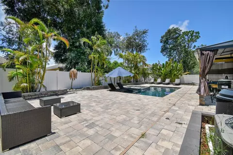 Exterior - 10413 Hampton Meadow Way, Riverview, FL 33578 photo 5 of 6