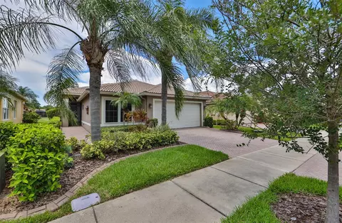 15789 Crystal Waters Dr, Wimauma, FL 33598