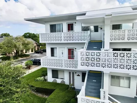 11225 82nd Ave #210, Seminole, FL 33772