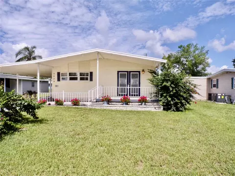 5401 Betty St, Zephyrhills, FL 33542