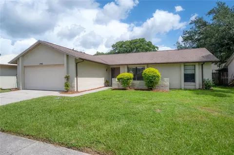 1906 Bow Ct, Valrico, FL 33594