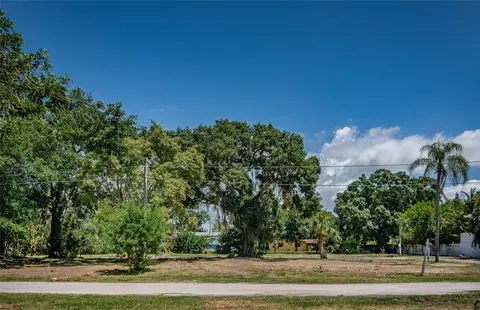817 2nd Ave NW, Ruskin, FL 33570
