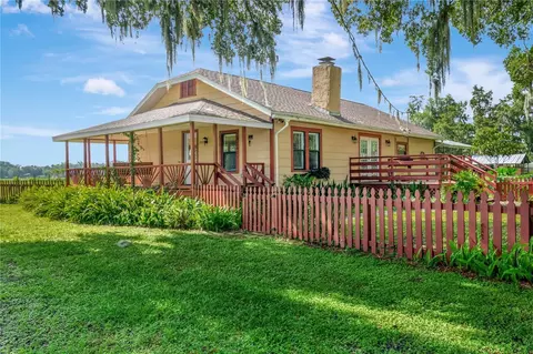 2901 Lawrence Rd, Plant City, FL 33565