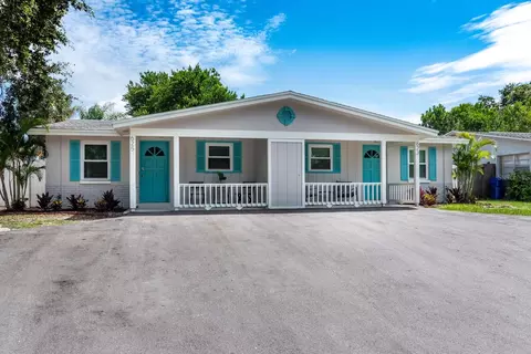 623 Lyndhurst St, Dunedin, FL 34698