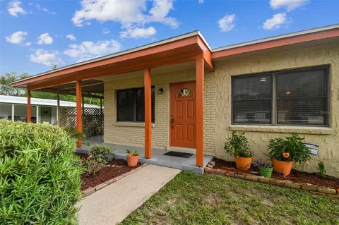 8711 N Renfrew Pl, Tampa, FL 33604