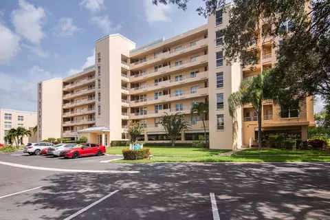 4410 Fairways Blvd #202, Bradenton, FL 34209