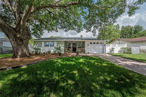 7436 Bay St NE, Saint Petersburg, FL 33702