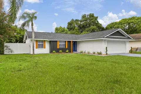809 Black Knight Dr, Valrico, FL 33594
