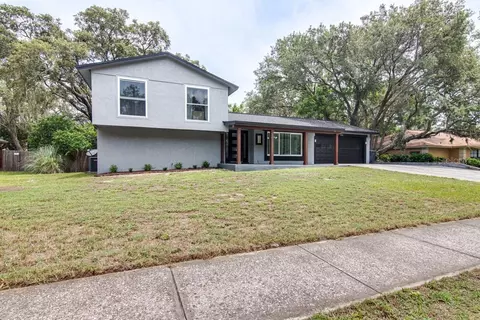 108 Bloomingfield Dr, Brandon, FL 33511