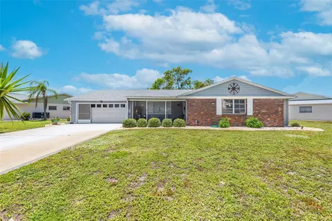 1416 Seton Hall Dr, Sun City Center, FL 33573