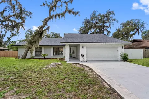 2401 Sprucewood Ln, Plant City, FL 33563