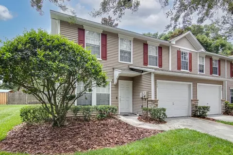 150 Sawtooth Dr, Valrico, FL 33594