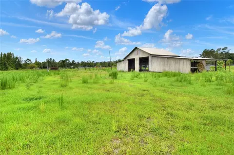 7428 Loghouse Rd, Plant City, FL 33565