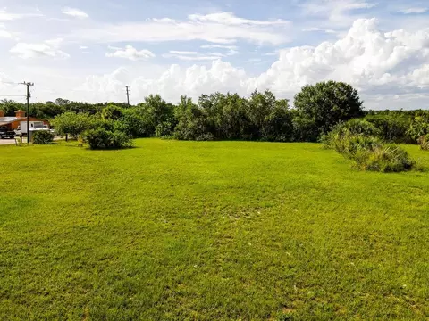 5902 Bassa St, Wimauma, FL 33598