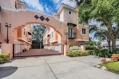 3025 W Grovewood Ct #F, Tampa, FL 33629