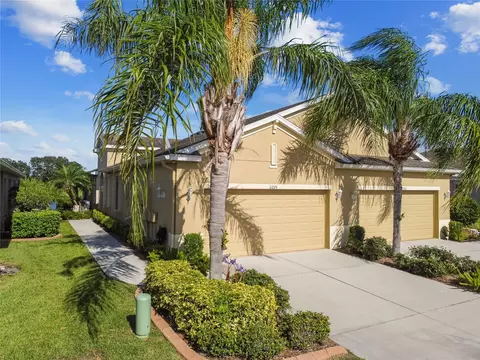 2225 Vista Greens Dr, Sun City Center, FL 33573