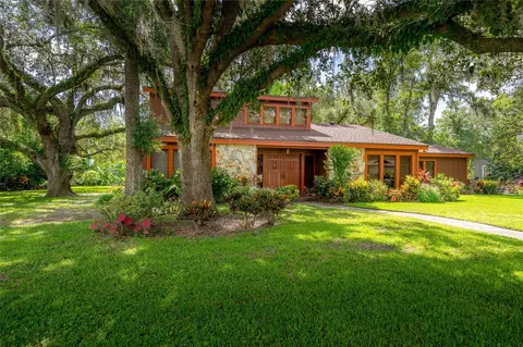 1315 N Riverhills Dr, Temple Terrace, FL 33617
