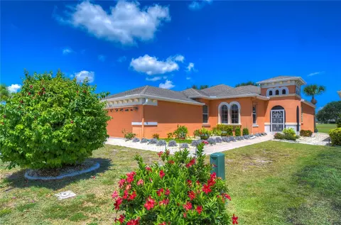 421 Noble Faire Dr, Sun City Center, FL 33573