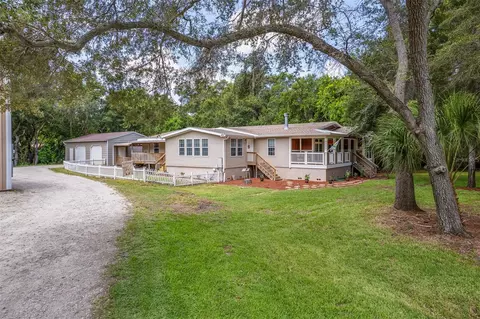 9730 93rd St, Seminole, FL 33777
