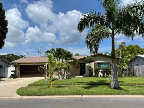 1879 Princeton Dr, Clearwater, FL 33765