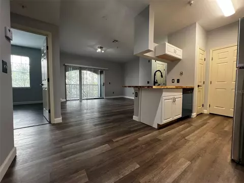 13114 Sanctuary Cove Dr #301, Temple Terrace, FL 33637