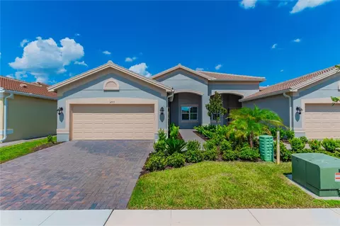 4713 Avila Lakes Dr, Wimauma, FL 33598