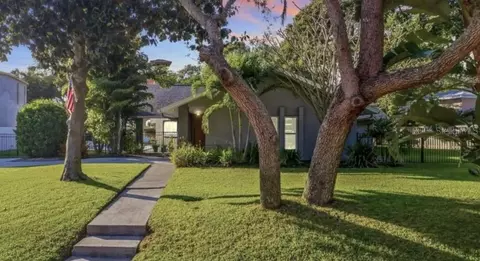 2165 Serpentine Cir S, Saint Petersburg, FL 33712