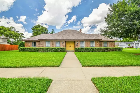 1709 Teakwood Dr, Plant City, FL 33563