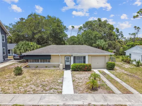 1052 Iroquois St, Clearwater, FL 33755