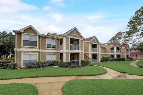 9481 Highland Oak Dr #909, Tampa, FL 33647
