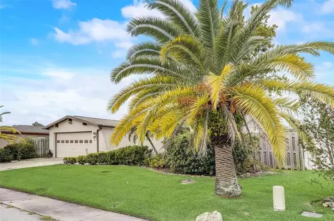 9721 Lakeside Ln, Port Richey, FL 34668