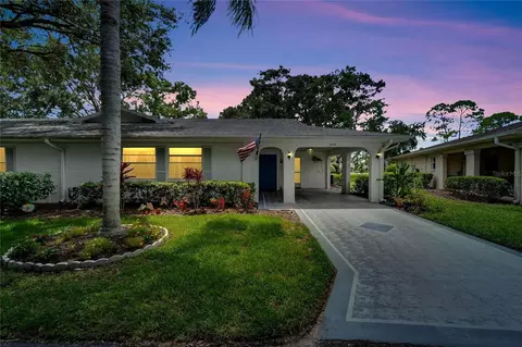 2109 Hailstone Cir, Sun City Center, FL 33573